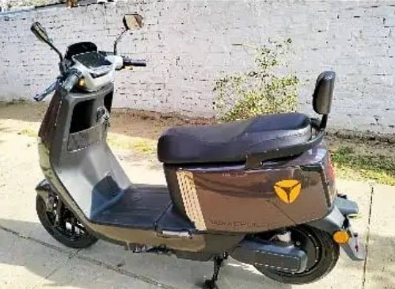 YADEA EPOCH ELECTRIC SCOOTER, SCOOTY BIKE 2