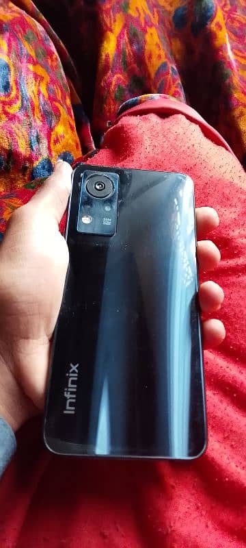 Infinix note 11 6+3/128 panle shade Wla ha condition pic me ha back ki 4