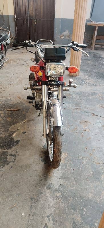 Honda 125 good condition all Punjab number 3