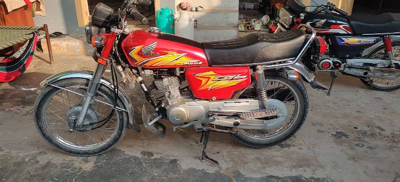 Honda 125 good condition all Punjab number 6