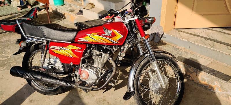 Honda 125 good condition all Punjab number 8