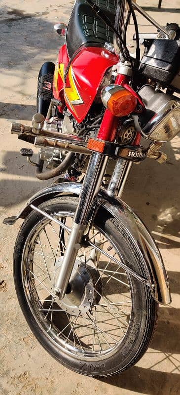 Honda 125 good condition all Punjab number 9