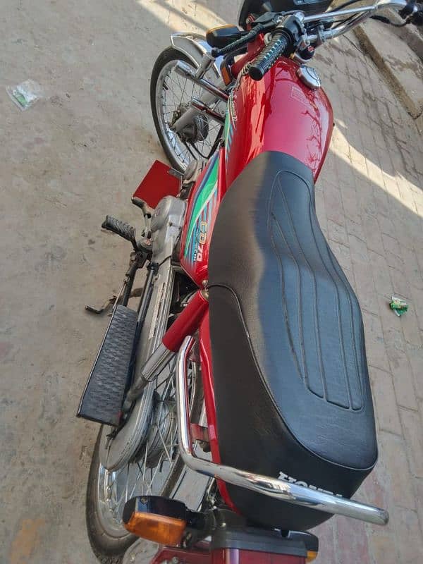 Honda CD 70 motorcycle 2017 model urgent sale Pakistan=03253816587= 2