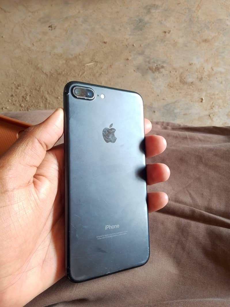 Apple iPhone 7 Plus 1