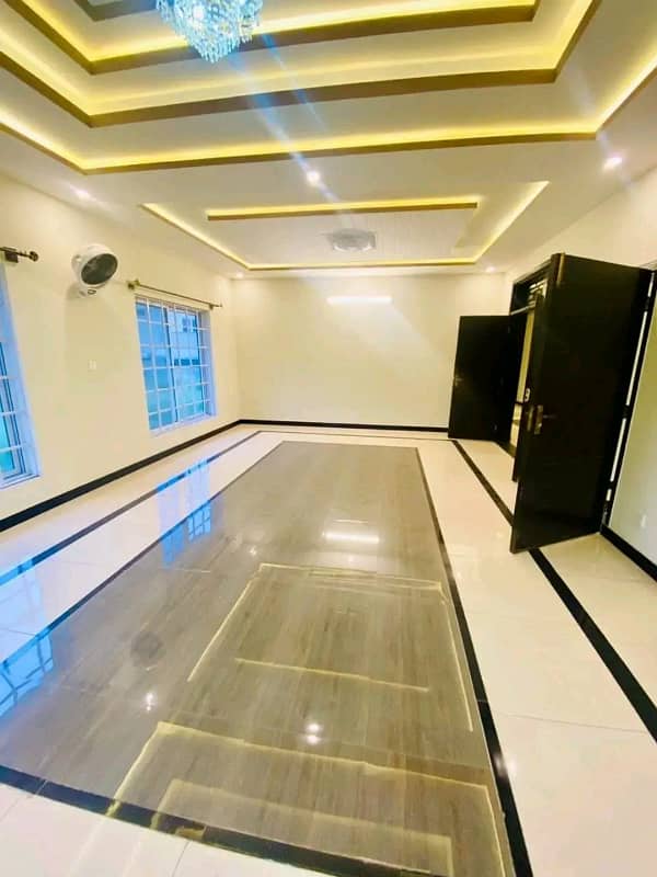 1 Kanal Like Brand New House Rnet Near To Gate 7 DHA Phase 2 Islamabad 3