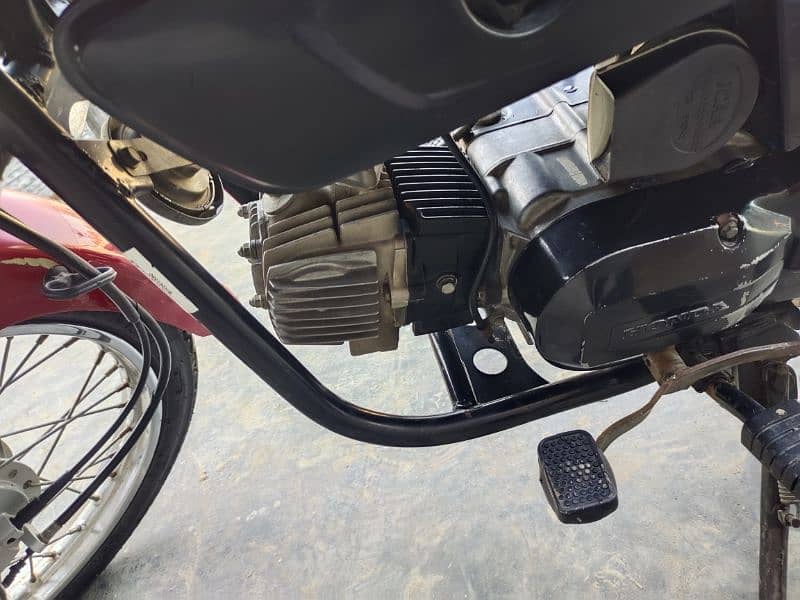 Honda pardar 100cc engen bilkul ok hai sho 10by 8hai 4