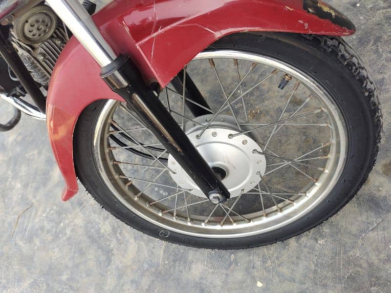 Honda pardar 100cc engen bilkul ok hai sho 10by 8hai 7