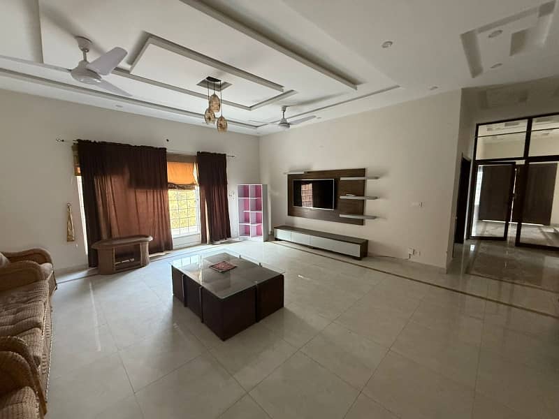 Beautiful And Luxery Furnished 1 Kanal Ground Floor In Dha Phase 1 Islamabad. 4