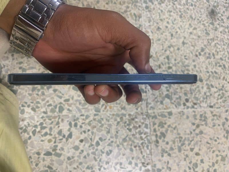 Infinix hot 40i 8+8 128 3