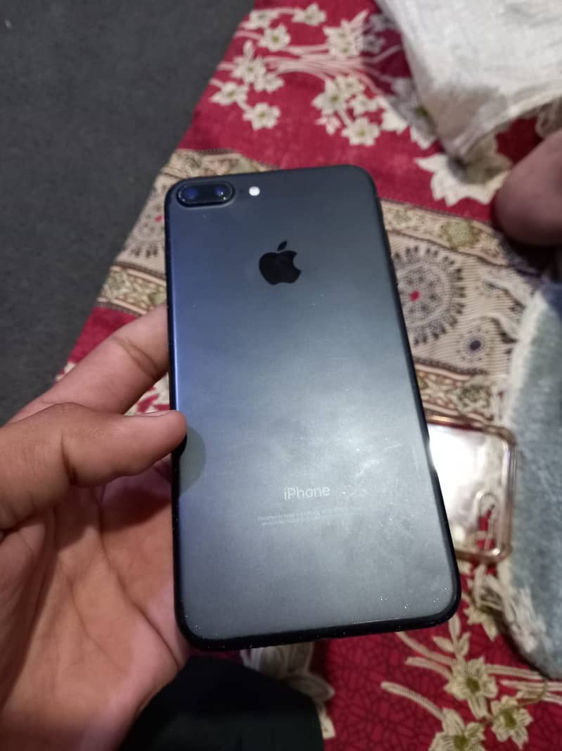 Apple iPhone 7 Plus 2