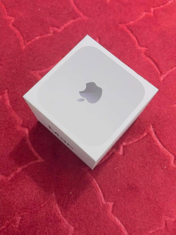 Mac Mini M4 Pro Ram 24 SSD 512 New Box packed 3