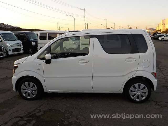 Suzuki Wagon R 2022/2025 4