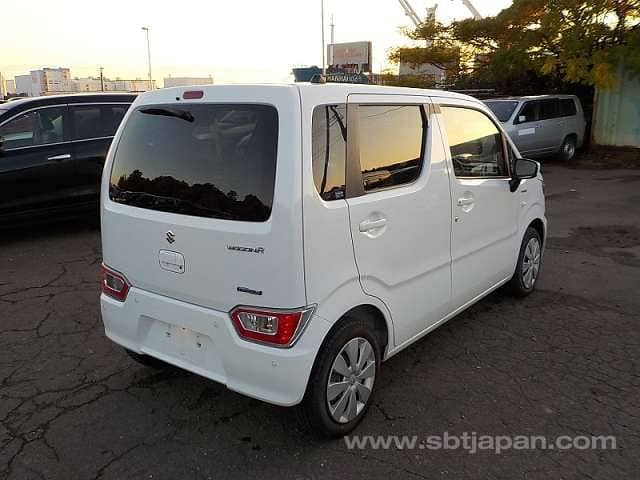 Suzuki Wagon R 2022/2025 5