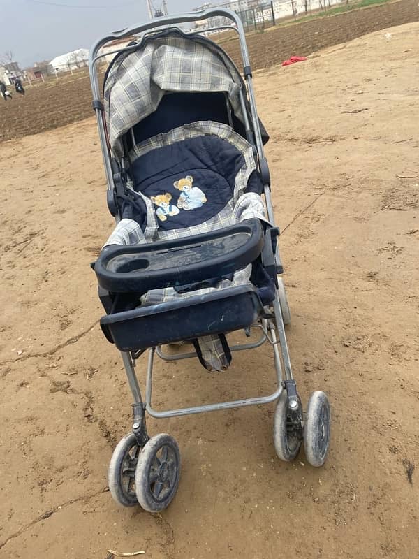 baby pram good condition 3