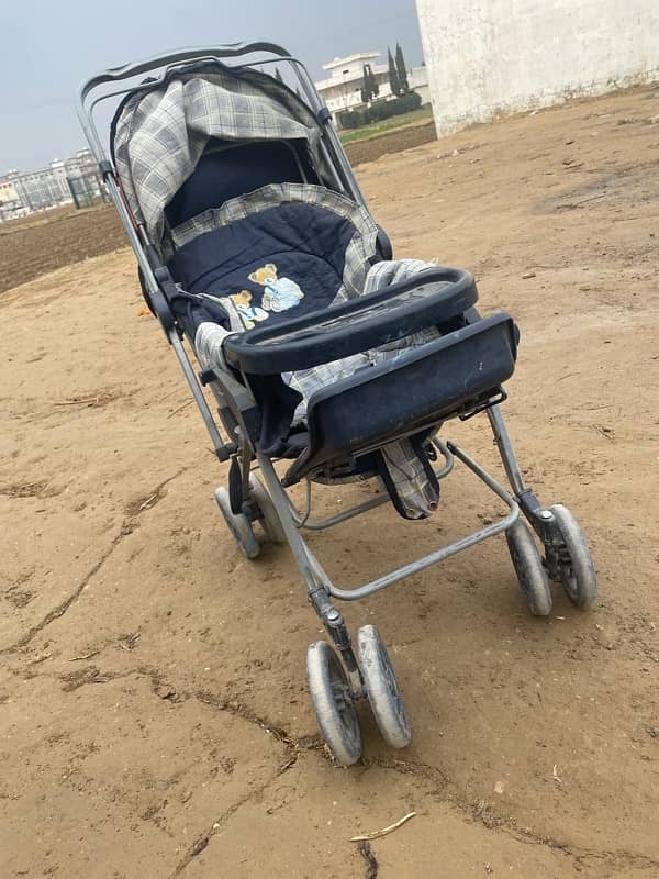 baby pram good condition 4