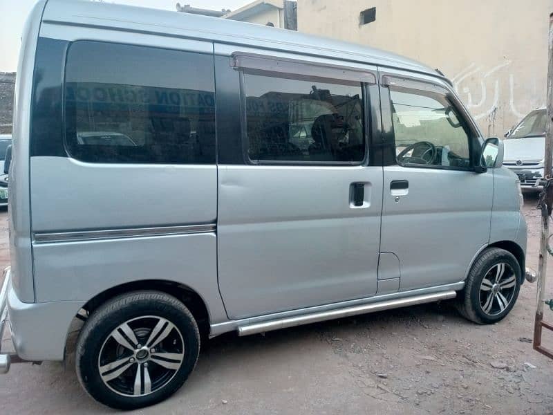 Daihatsu Hijet 2016 6