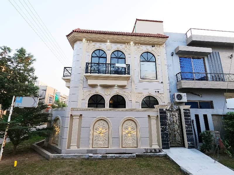 5 MARLA CORNER BEAUTIFUL SPANISH DESIGN MODERN HOUSE IS AVAILABLE FOR SALE IN DHA PHASE 11 RAHBAR SECTOR 2 12