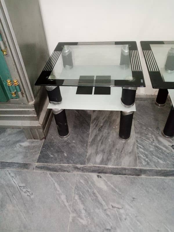 Tables tempered glass 3