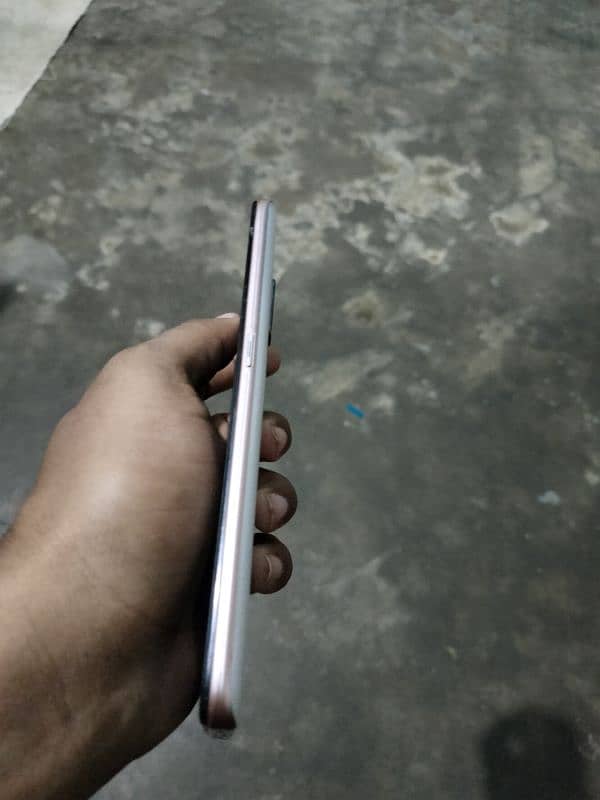 OPPO A5 2020 (64GB) 3