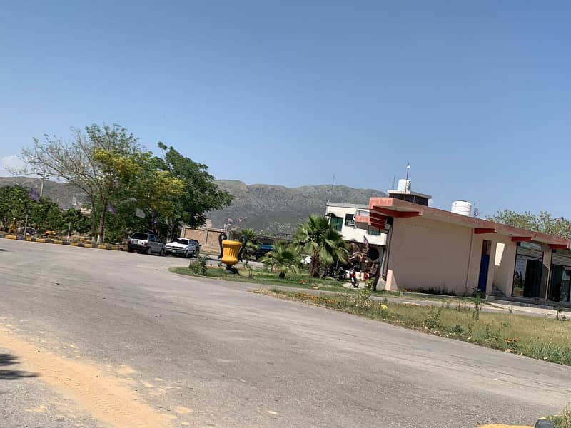 Possessionable Plot For Sale In Taxila Garden Housing Scheme 70 Feet , Plot For Sale In Taxila Garden On Investor Price 12