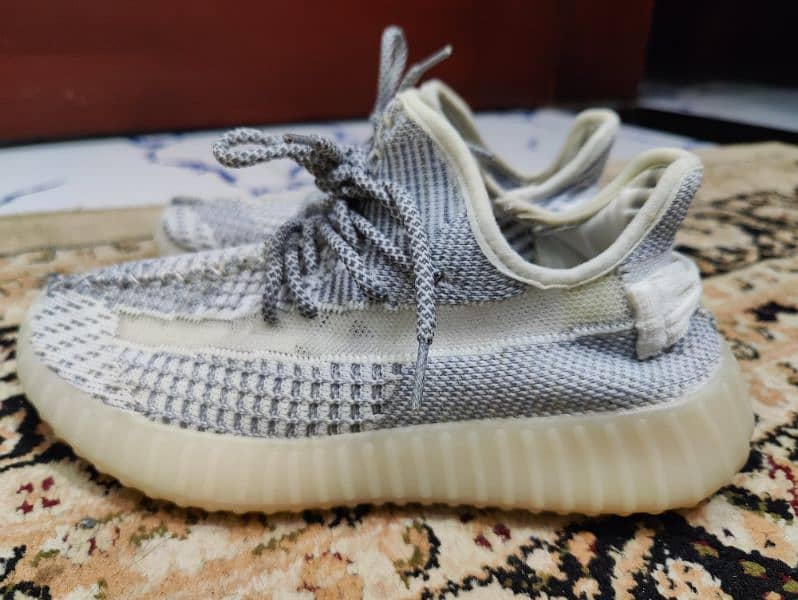 Adidas Yeezy 350 V2 Shoes 1