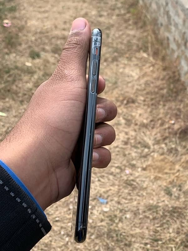 xs max ha all ok ha koi issu Nahi ha all ok ha 4