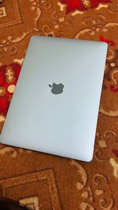 MACBOOK