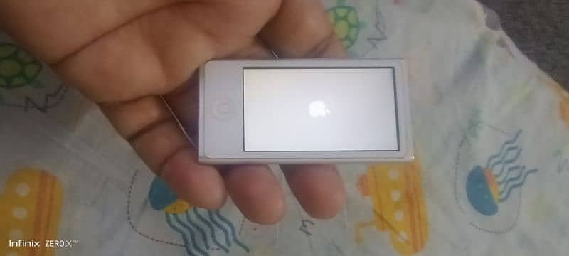 ipod in mint condition 6