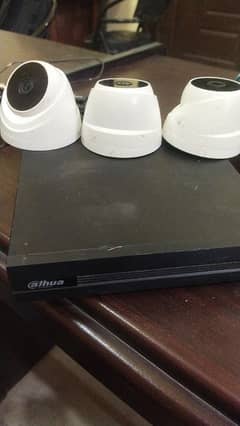 4 pot DVR 32gb heat drive 2MP camera