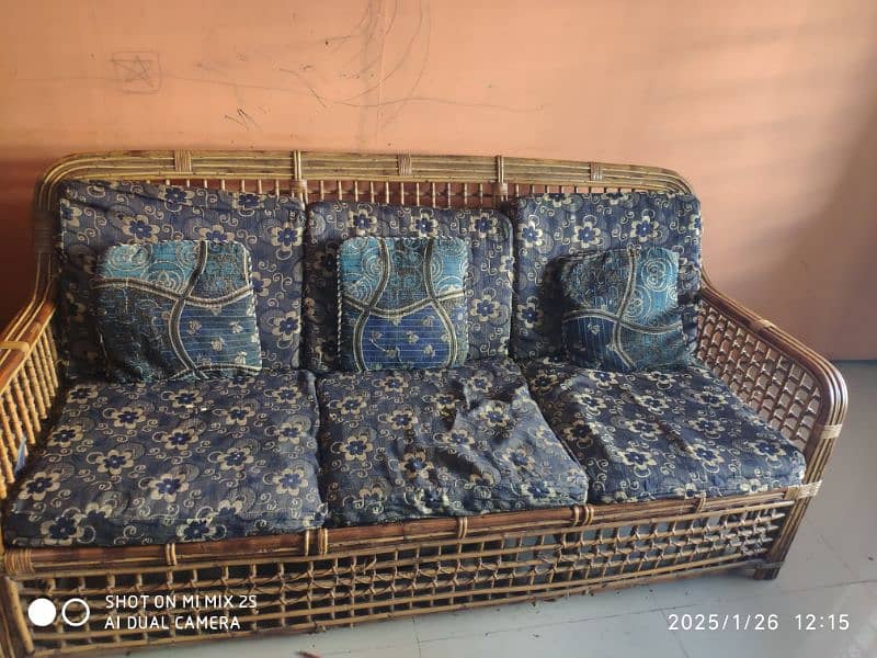 Cane sofa in a good condition 0