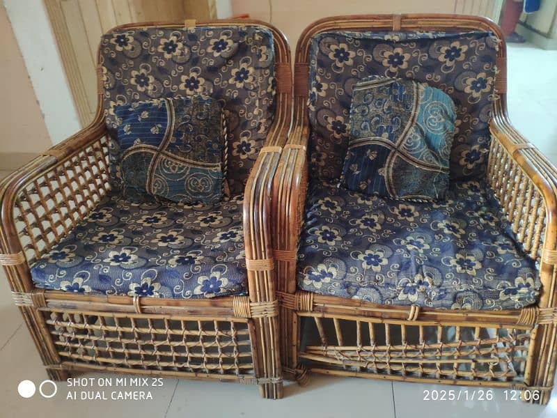 Cane sofa in a good condition 2