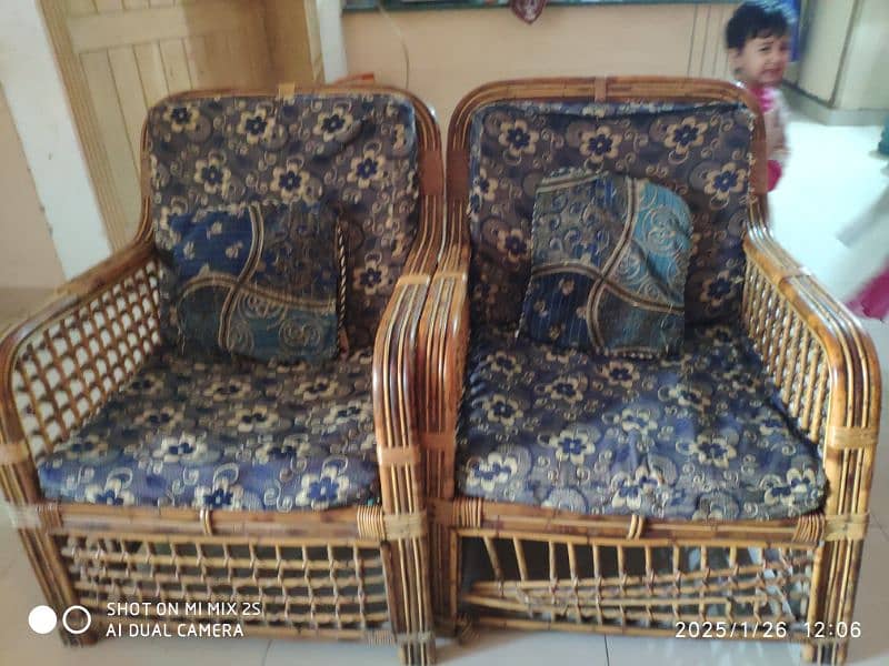 Cane sofa in a good condition 3