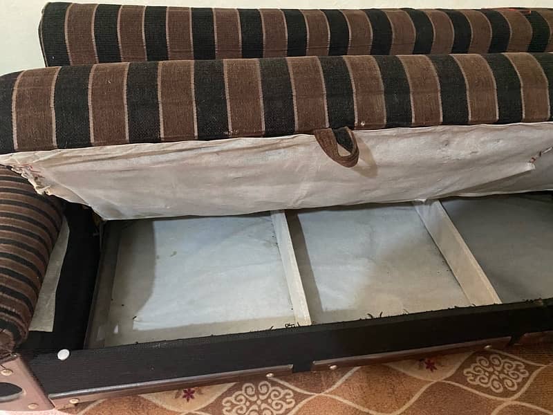 molty foam sofa/bed with storage space 3