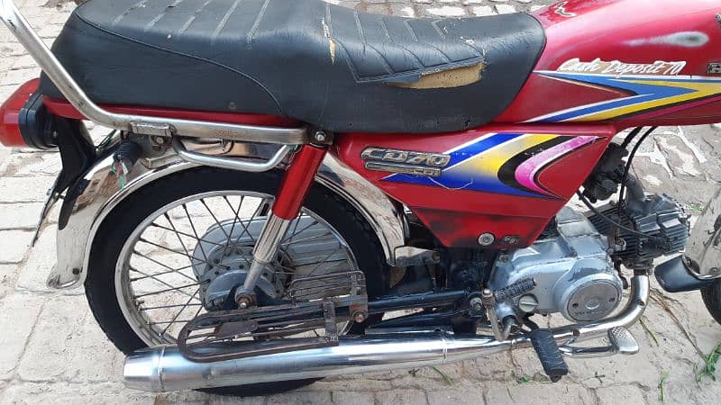 honda 70 9/10 condition lahore no documents ok 0