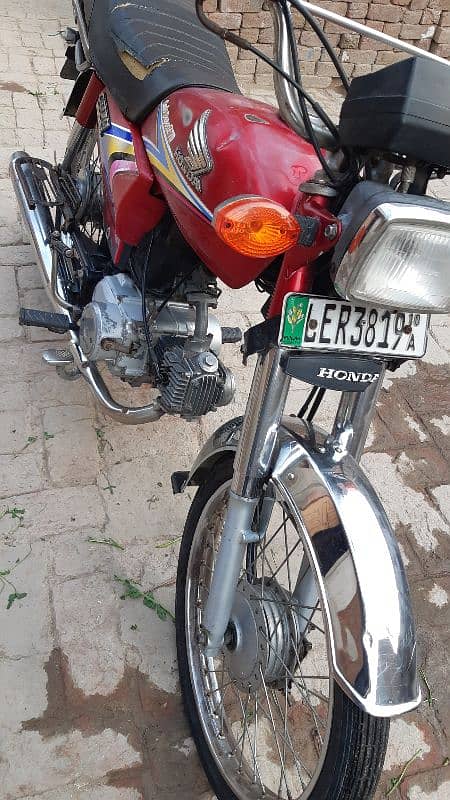 honda 70 9/10 condition lahore no documents ok 1