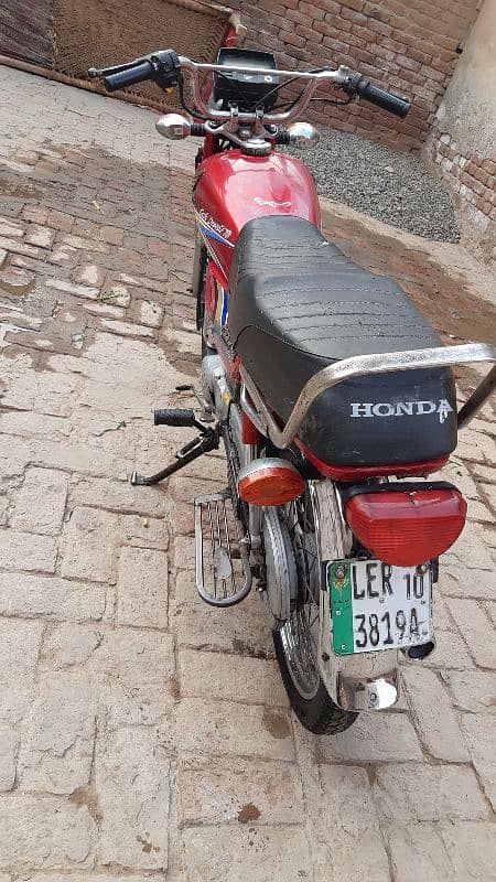 honda 70 9/10 condition lahore no documents ok 4