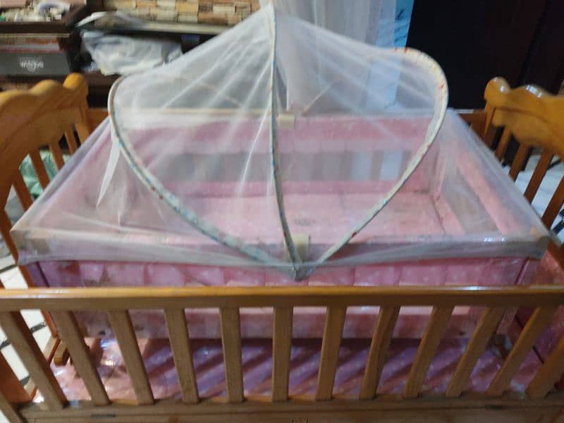 Baby double cot with maximum features 14