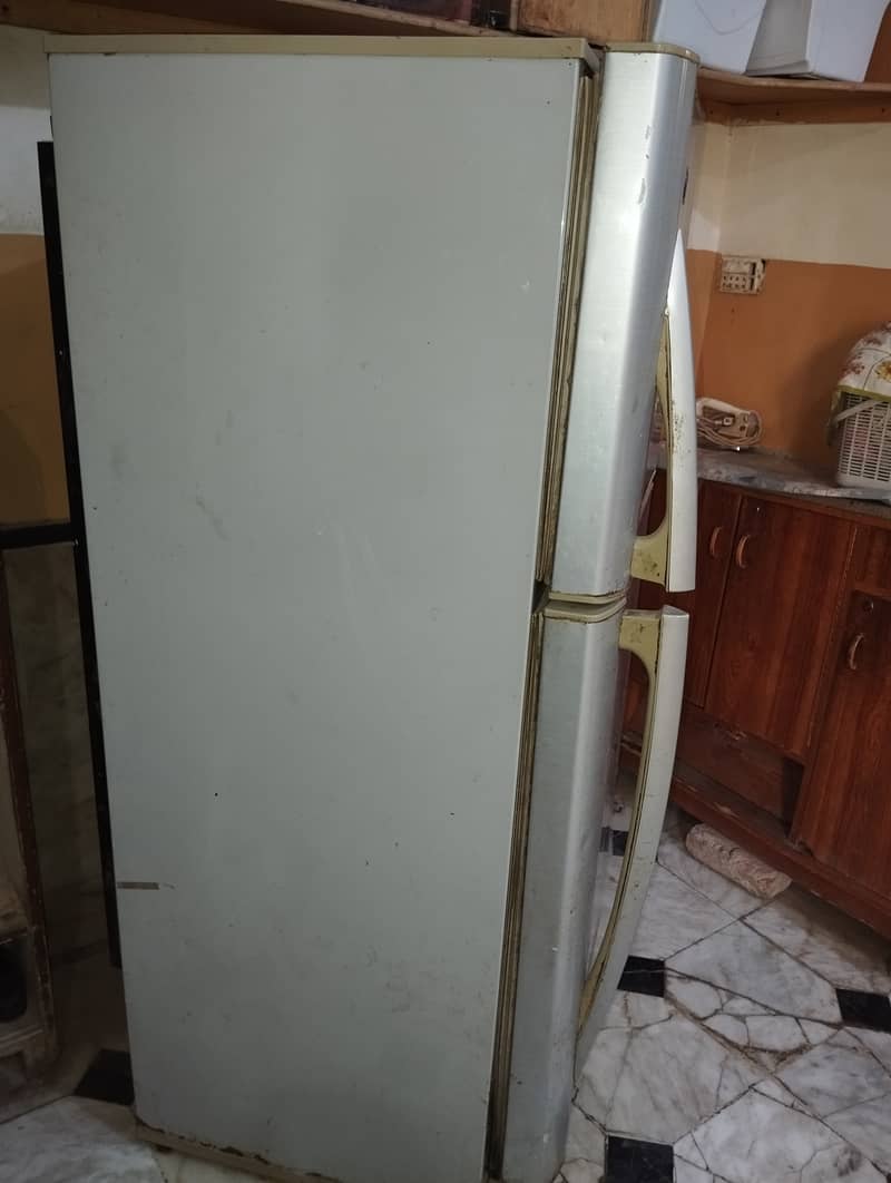 Used refrigerator fridge without compressor for sale 1