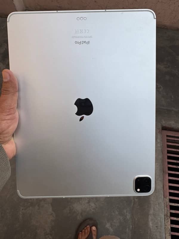 iPad Pro 12.9 inch 256gb cellular pta approved with Apple Pencil 4