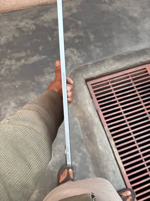 iPad Pro 12.9 inch 256gb cellular pta approved with Apple Pencil 7