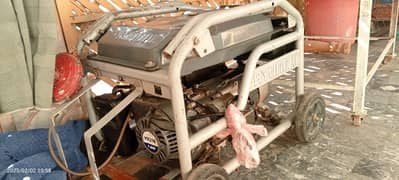 Hyundai 3500 Generator for sale used in best condition