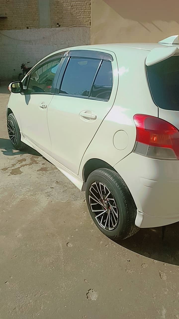 Toyota Vitz 2008 11