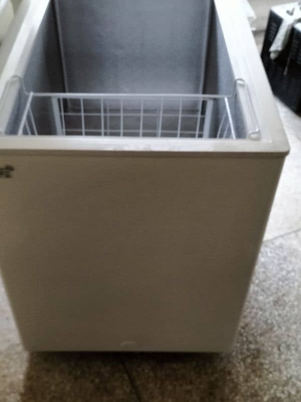 Haier deep freezer invertor HDF 285i 3