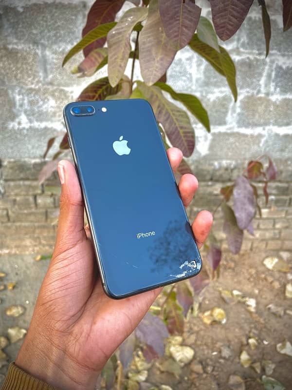 iPhone 8 Plus Non Pta 64 Gb 4