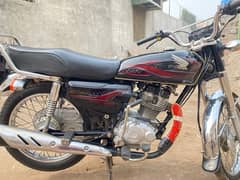 Honda CG125 for sale. contact us only serious buyer 03204343405