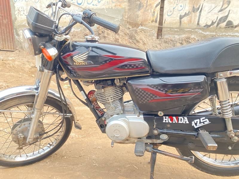 Honda CG125 for sale. contact us only serious buyer 03204343405 1