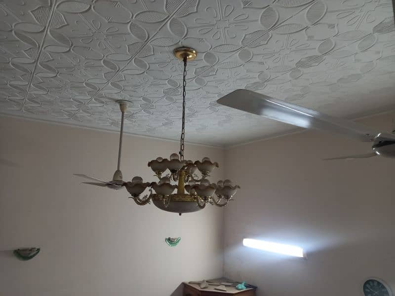 roof hanging chandelier 12xlights  branded price negotiable 7