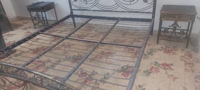 iron bed king size