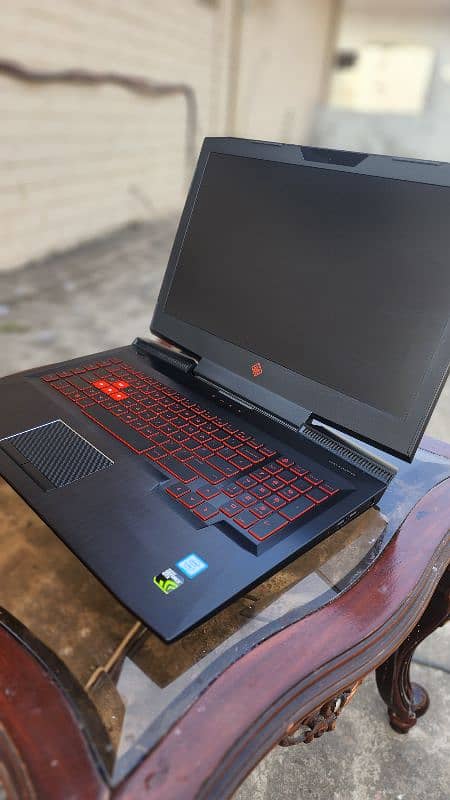 HP Omen 1070GTX / i7-7700HQ / 17 inch 3