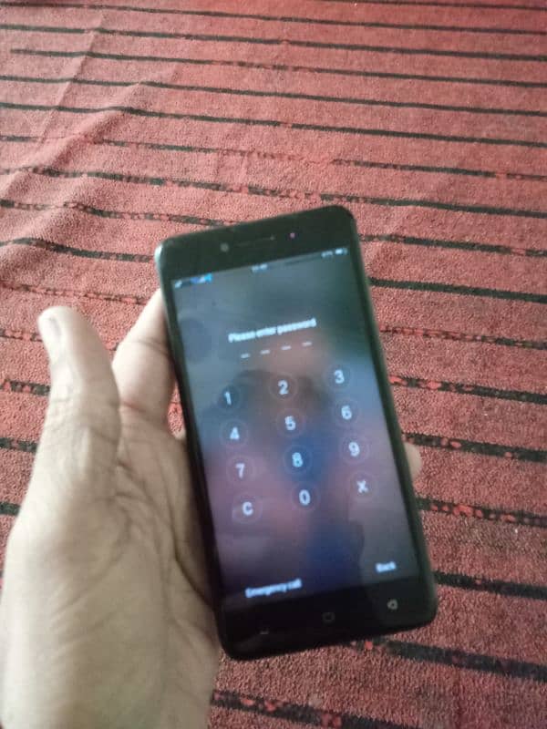 I am selling my oppo a37f 2.16 with box 1